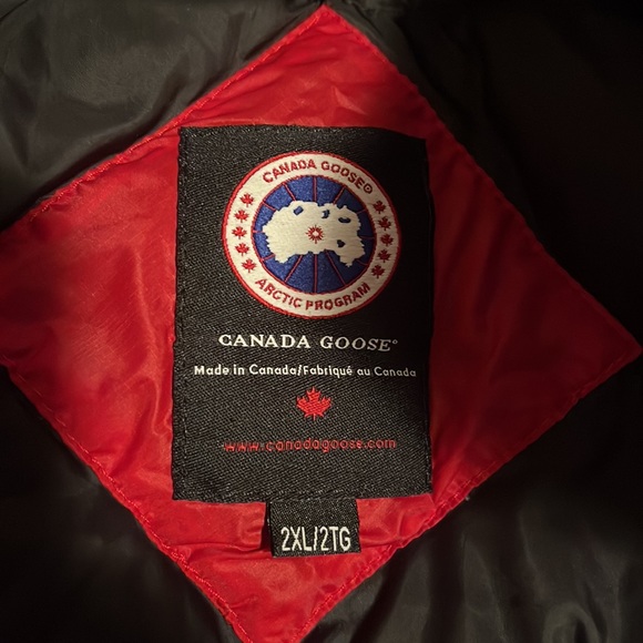 XXL red Canada goose Winter Coat men’s puffer, very warm. Zippered pockets - Picture 5 of 16